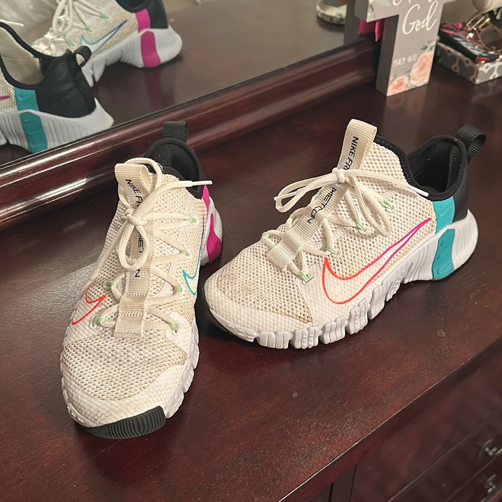 Nike tennis shoes